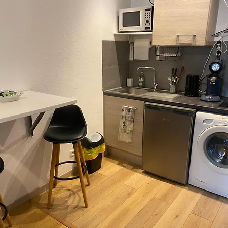 Nancy, Magnifique Totalement Climatise, Meuble, Salle De Bains Et Wc Separes, Parking Prive, Cuisine Equipee, Wifi Lejlighed Malzéville