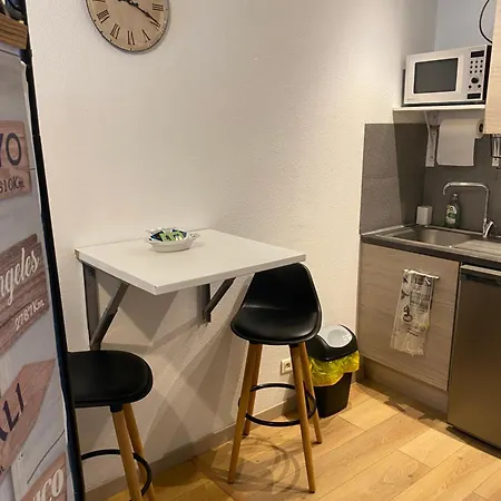 Nancy, Magnifique Totalement Climatise, Meuble, Salle De Bains Et Wc Separes, Parking Prive, Cuisine Equipee, Wifi * Malzeville
