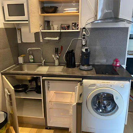 Apartment Nancy, Magnifique Totalement Climatise, Meuble, Salle De Bains Et Wc Separes, Parking Prive, Cuisine Equipee, Wifi *