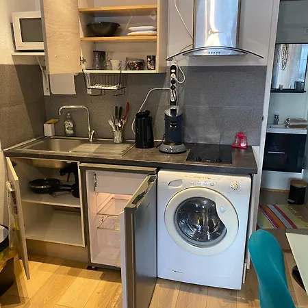 Apartment Nancy, Magnifique Totalement Climatise, Meuble, Salle De Bains Et Wc Separes, Parking Prive, Cuisine Equipee, Wifi Malzeville