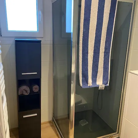Apartment Nancy, Magnifique Totalement Climatise, Meuble, Salle De Bains Et Wc Separes, Parking Prive, Cuisine Equipee, Wifi *