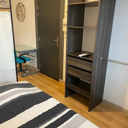 Apartment Nancy, Magnifique Totalement Climatise, Meuble, Salle De Bains Et Wc Separes, Parking Prive, Cuisine Equipee, Wifi Malzeville