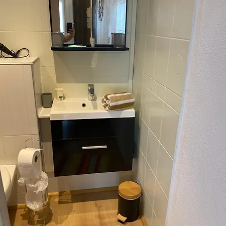 Nancy, Magnifique Totalement Climatise, Meuble, Salle De Bains Et Wc Separes, Parking Prive, Cuisine Equipee, Wifi Apartment *