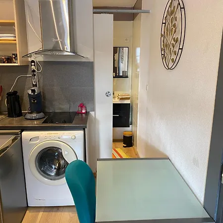 Nancy, Magnifique Totalement Climatise, Meuble, Salle De Bains Et Wc Separes, Parking Prive, Cuisine Equipee, Wifi Malzéville