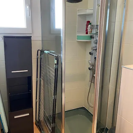 Nancy, Magnifique Totalement Climatise, Meuble, Salle De Bains Et Wc Separes, Parking Prive, Cuisine Equipee, Wifi Lejlighed Malzéville