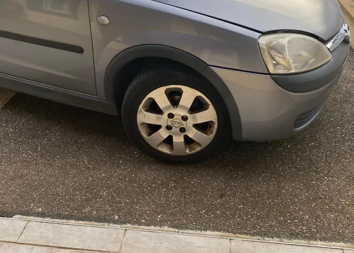 Nancy, Magnifique Totalement Climatise, Meuble, Salle De Bains Et Wc Separes, Parking Prive, Cuisine Equipee, Wifi Malzéville