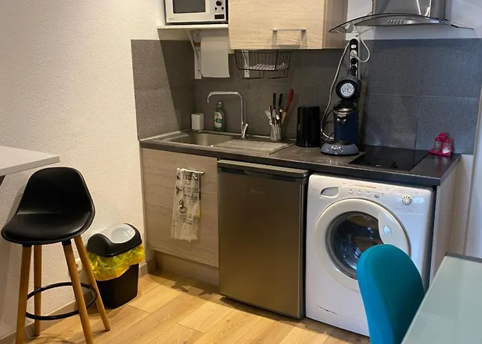 Apartmán Nancy, Magnifique Totalement Climatise, Meuble, Salle De Bains Et Wc Separes, Parking Prive, Cuisine Equipee, Wifi