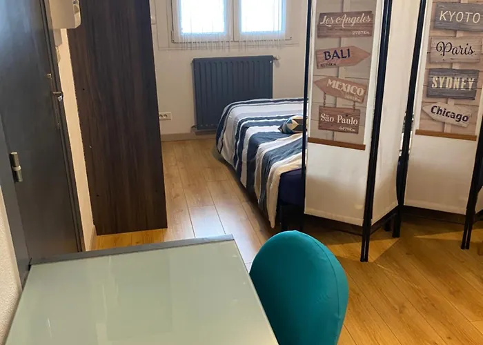 Nancy, Magnifique Totalement Climatise, Meuble, Salle De Bains Et Wc Separes, Parking Prive, Cuisine Equipee, Wifi Malzéville