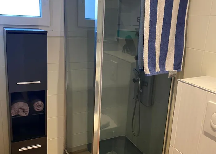 Apartmán Nancy, Magnifique Totalement Climatise, Meuble, Salle De Bains Et Wc Separes, Parking Prive, Cuisine Equipee, Wifi